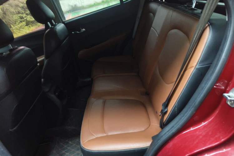 Used Baojun 510 2017 1.5L Manual Luxury Model Interior 3