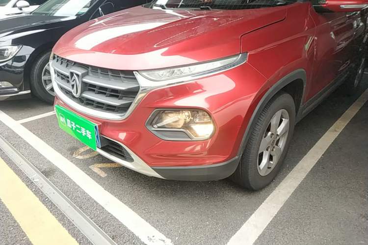 Used Baojun 510 2017 1.5L Automatic Fashion Model Left Front Headlight