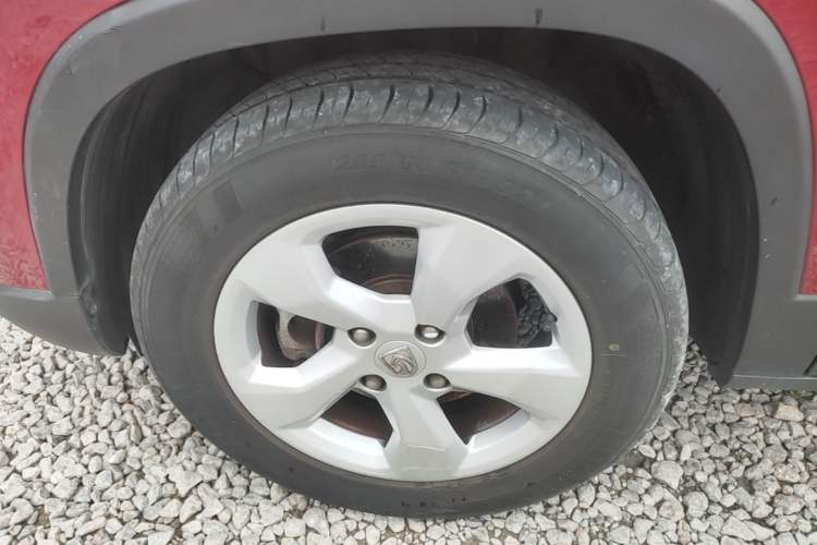 Used Baojun 510 2017 1.5L Manual Fashion Model Left Front Wheel Hub