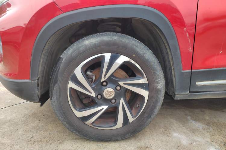 Used Baojun 510 2017 1.5L Automatic Luxury Model Left Front Wheel Hub