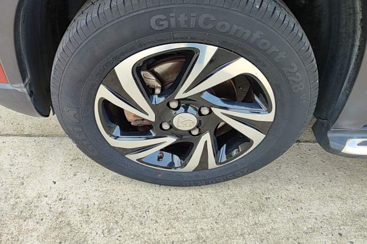 Used Baojun 510 2017 1.5L Automatic Luxury Model Left Front Wheel Hub