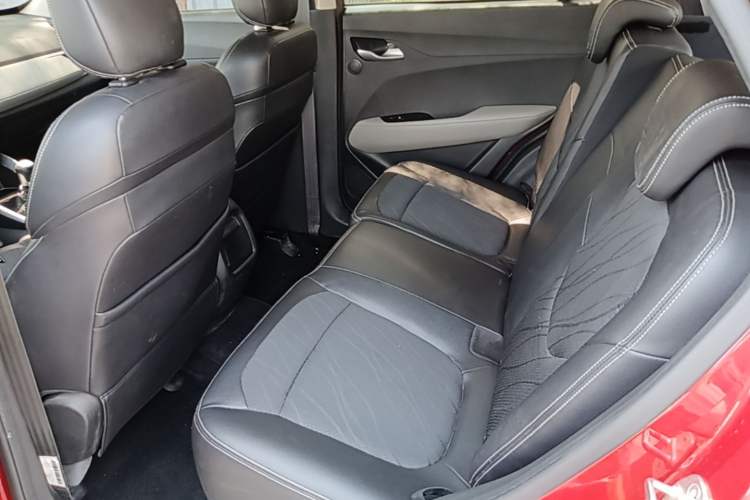 Used Baojun 510 2017 1.5L Manual Fashion Model Left Rear Seat