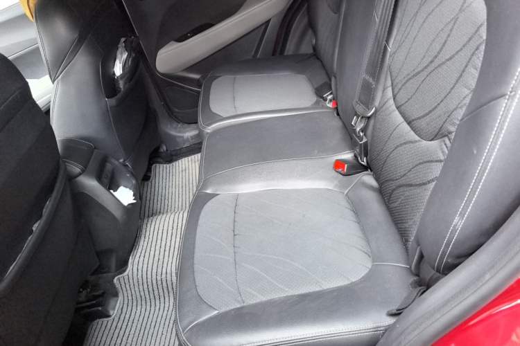 Used Baojun 510 2017 1.5L Automatic Fashion Model Left Rear Seat