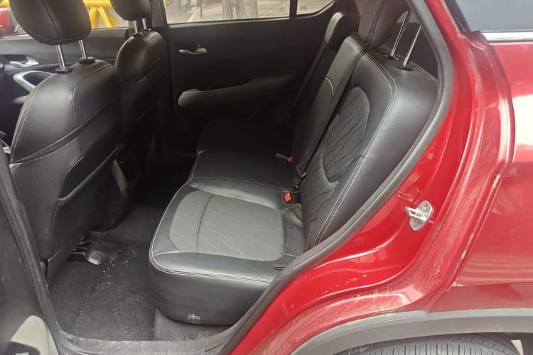 Used Baojun 510 2017 1.5L Automatic Fashion Model Left Rear Seat
