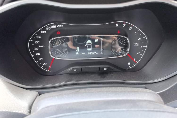 Used Baojun 510 2017 1.5L Automatic Fashion Model Odometer Close Up