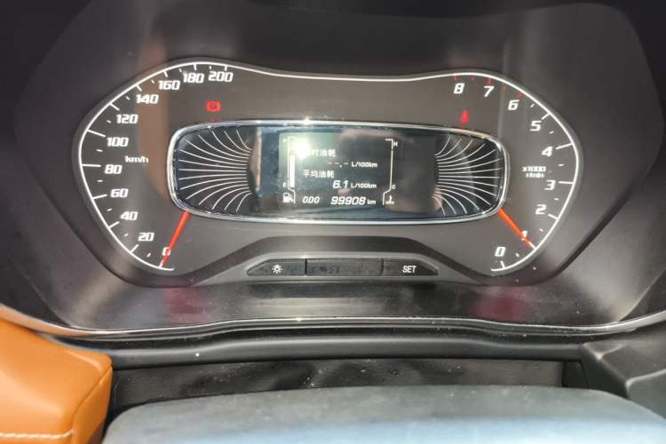 Used Baojun 510 2017 1.5L Manual Luxury Model Odometer Close Up