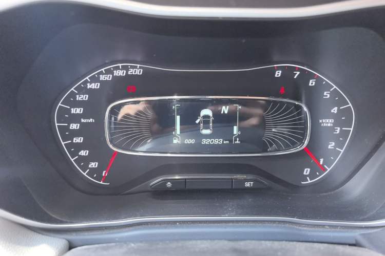 Used Baojun 510 2017 1.5L Automatic Fashion Model Odometer Close Up