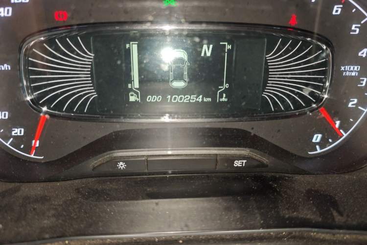 Used Baojun 510 2017 1.5L Automatic Luxury Model Odometer Close Up