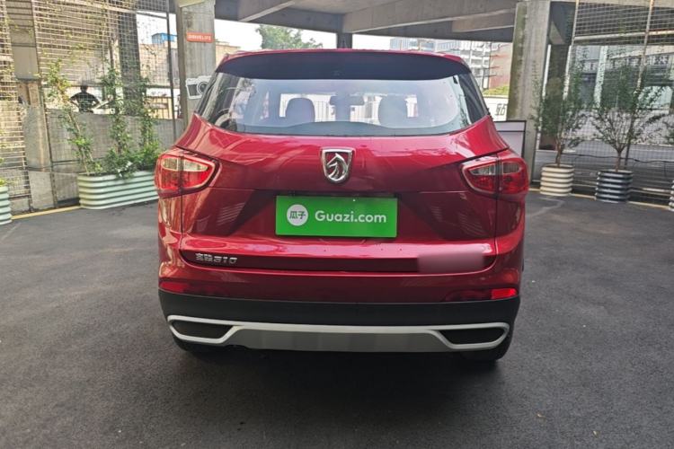 Used Baojun 510 2017 1.5L manual Comfort trim Rear