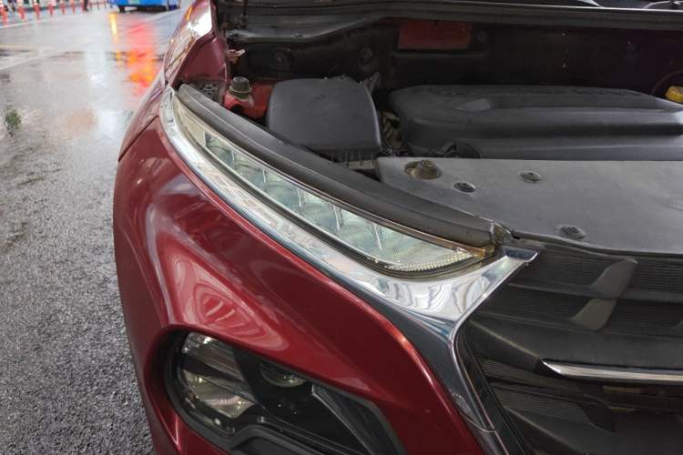 Used Baojun 510 2017 1.5L Automatic Fashion Model Right Front Headlight