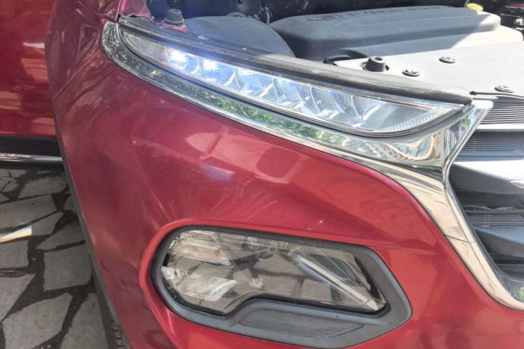 Used Baojun 510 2017 1.5L Automatic Fashion Model Right Front Headlight