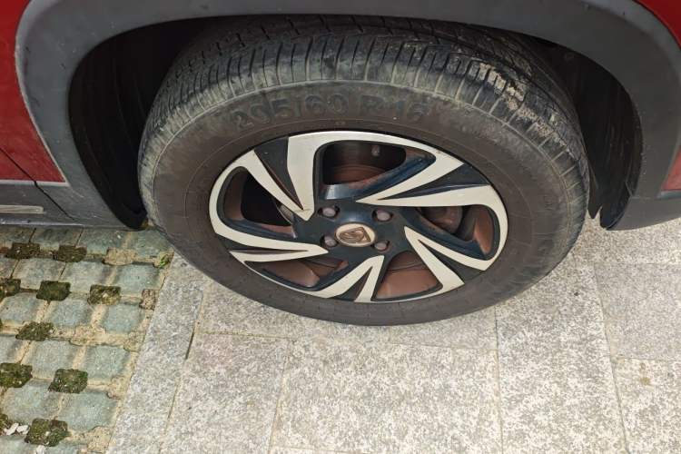 Used Baojun 510 2017 1.5L Manual Luxury Model Right Front Wheel Hub