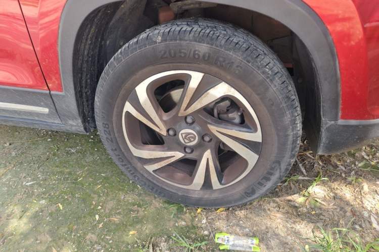 Used Baojun 510 2017 1.5L Automatic Luxury Model Right Front Wheel Hub
