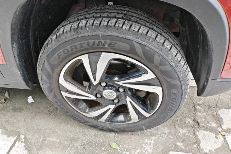 Used Baojun 510 2017 1.5L Manual Luxury Model Right Front Wheel Hub