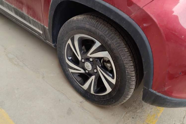 Used Baojun 510 2017 1.5L Automatic Luxury Model Right Front Wheel Hub