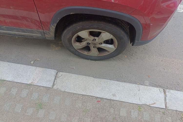 Used Baojun 510 2017 1.5L Manual Fashion Model Right Front Wheel Hub