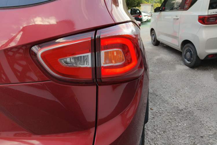 Used Baojun 510 2017 1.5L Automatic Luxury Model Right Rear Taillight