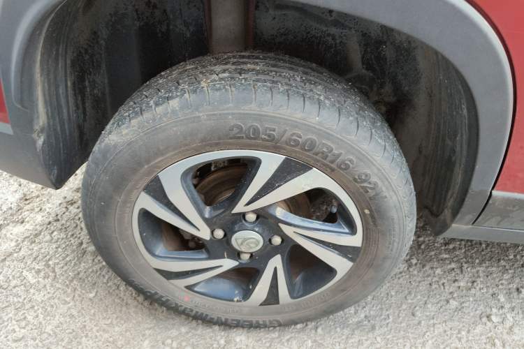 Used Baojun 510 2017 1.5L Automatic Luxury Model Right Rear Wheel Hub