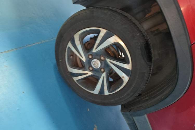 Used Baojun 510 2017 1.5L Automatic Luxury Model Right Rear Wheel Hub