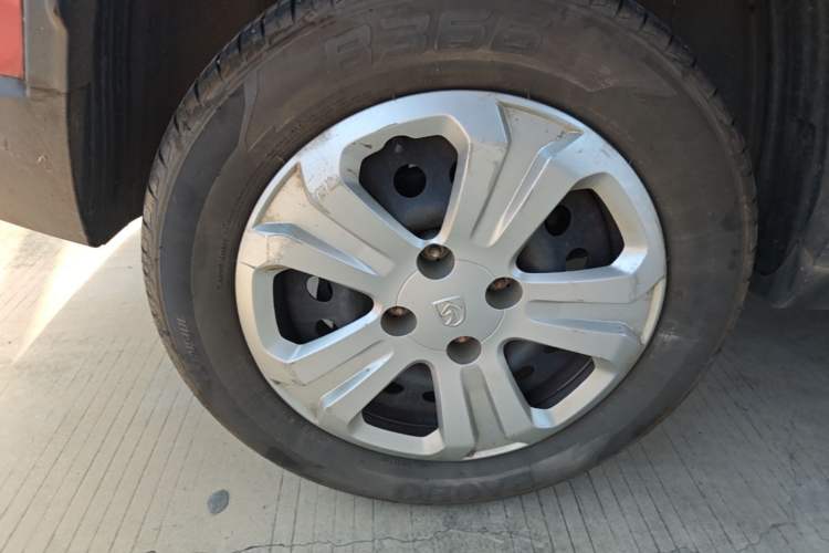 Used Baojun 510 2017 1.5L manual Comfort trim Right Rear Wheel Hub