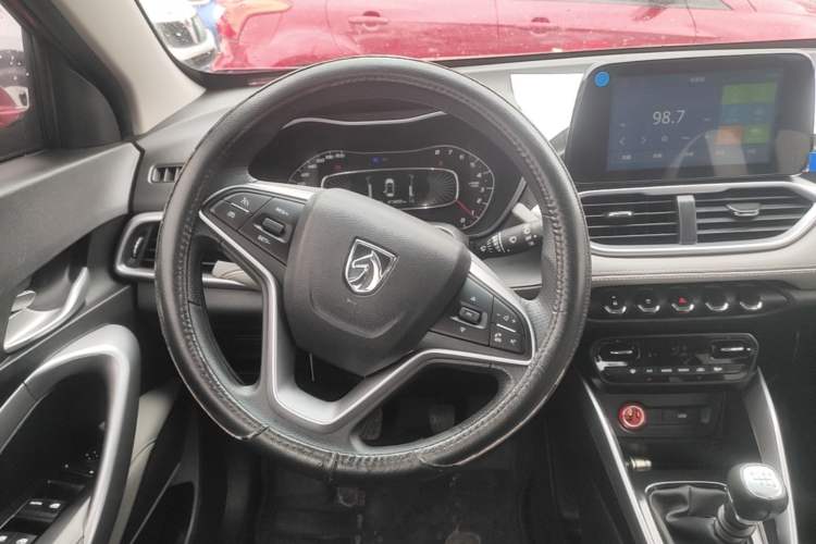 Used Baojun 510 2017 1.5L Manual Fashion Model Steering Wheel