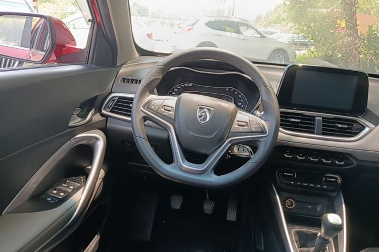 Used Baojun 510 2017 1.5L Manual Fashion Model Steering Wheel