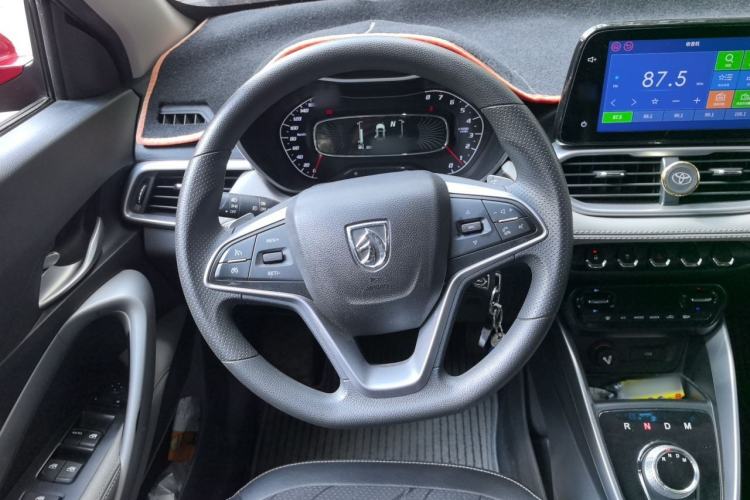 Used Baojun 510 2017 1.5L Automatic Fashion Model Steering Wheel