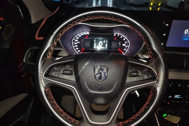 Used Baojun 510 2017 1.5L Automatic Fashion Model Steering Wheel