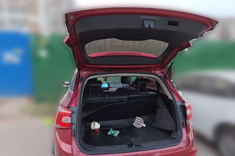 Used Baojun 510 2017 1.5L Automatic Fashion Model Trunk