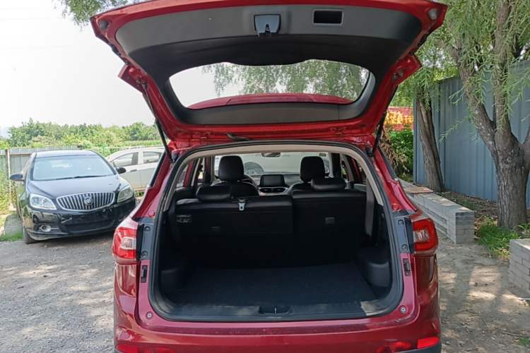 Used Baojun 510 2017 1.5L Manual Fashion Model Trunk
