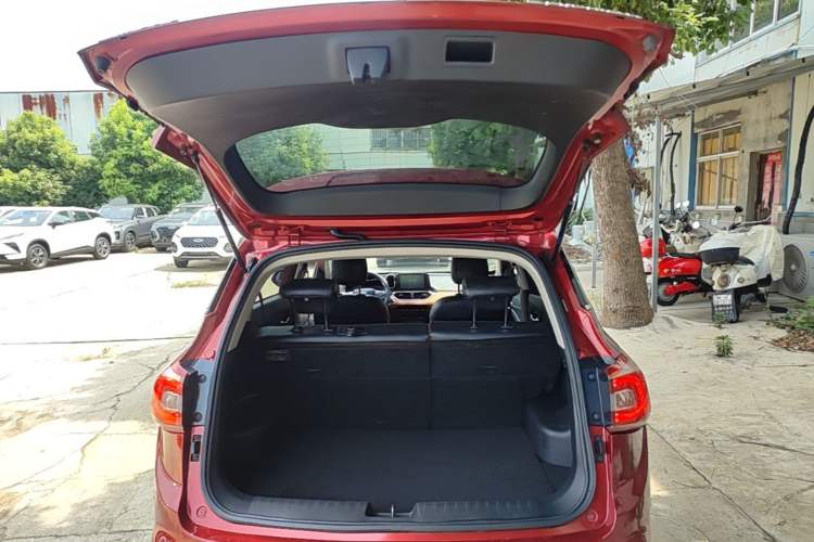 Used Baojun 510 2017 1.5L Automatic Luxury Model Trunk