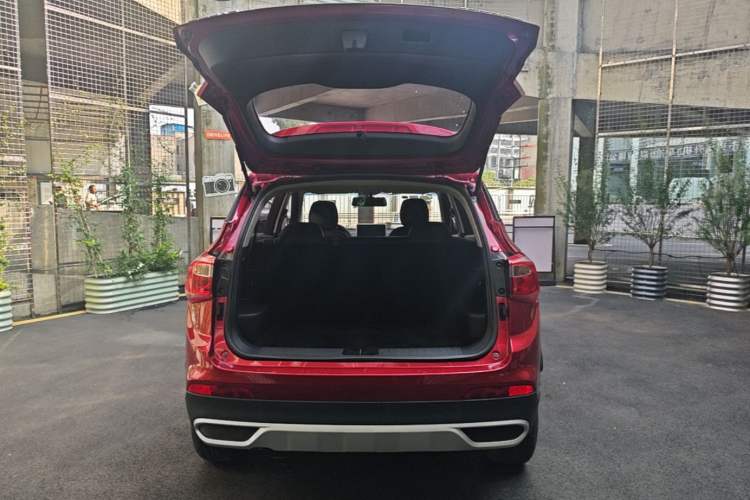 Used Baojun 510 2017 1.5L manual Comfort trim Trunk
