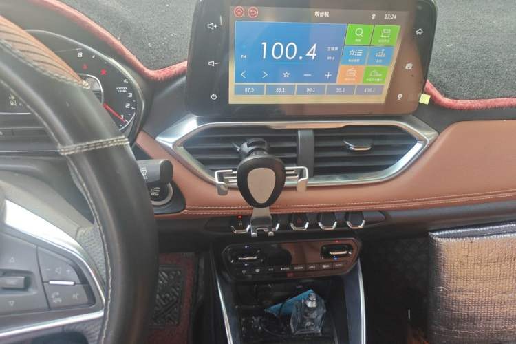 Used Baojun 510 2017 1.5L Manual Luxury Model Audio And AC Panel