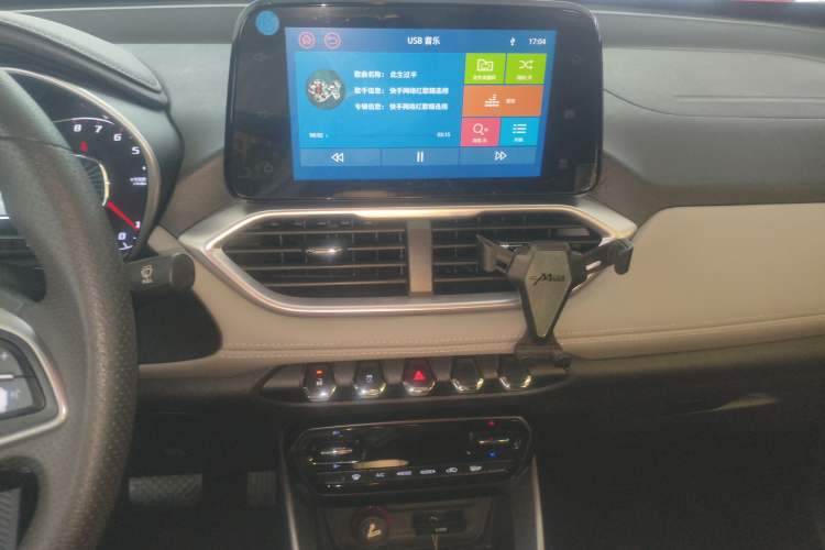 Used Baojun 510 2017 1.5L Automatic Fashion Model Audio And AC Panel