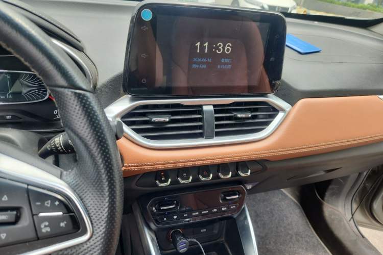 Used Baojun 510 2017 1.5L Manual Luxury Model Audio And AC Panel