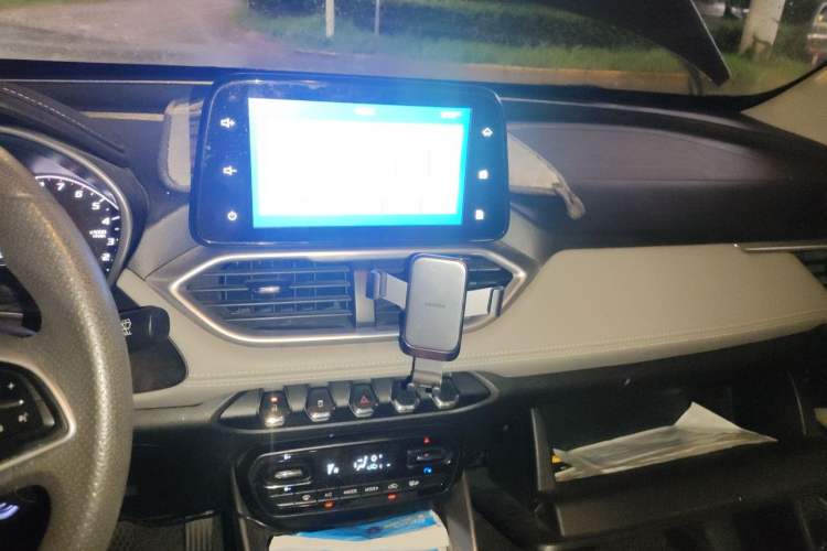 Used Baojun 510 2017 1.5L Manual Fashion Model Audio And AC Panel