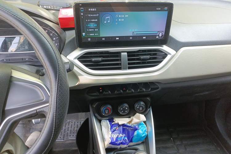 Used Baojun 510 2017 1.5L manual Comfort trim Audio And AC Panel