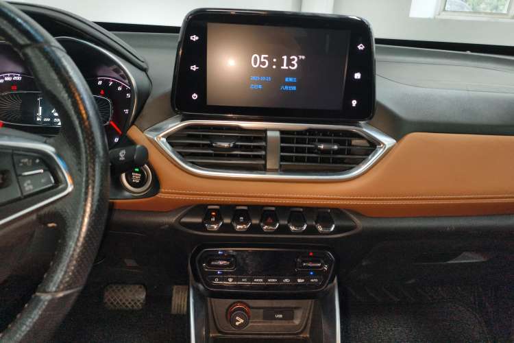 Used Baojun 510 2017 1.5L Automatic Luxury Model Audio And AC Panel