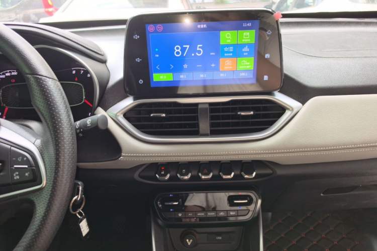 Used Baojun 510 2017 1.5L Manual Fashion Model Audio And AC Panel