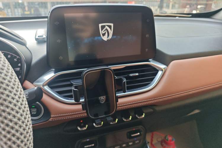 Used Baojun 510 2017 1.5L Automatic Luxury Model Audio And AC Panel