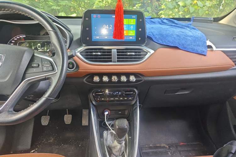 Used Baojun 510 2017 1.5L Manual Luxury Model Audio And AC Panel