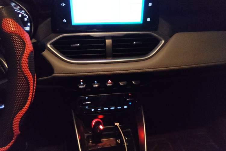 Used Baojun 510 2017 1.5L Manual Fashion Model Audio And AC Panel