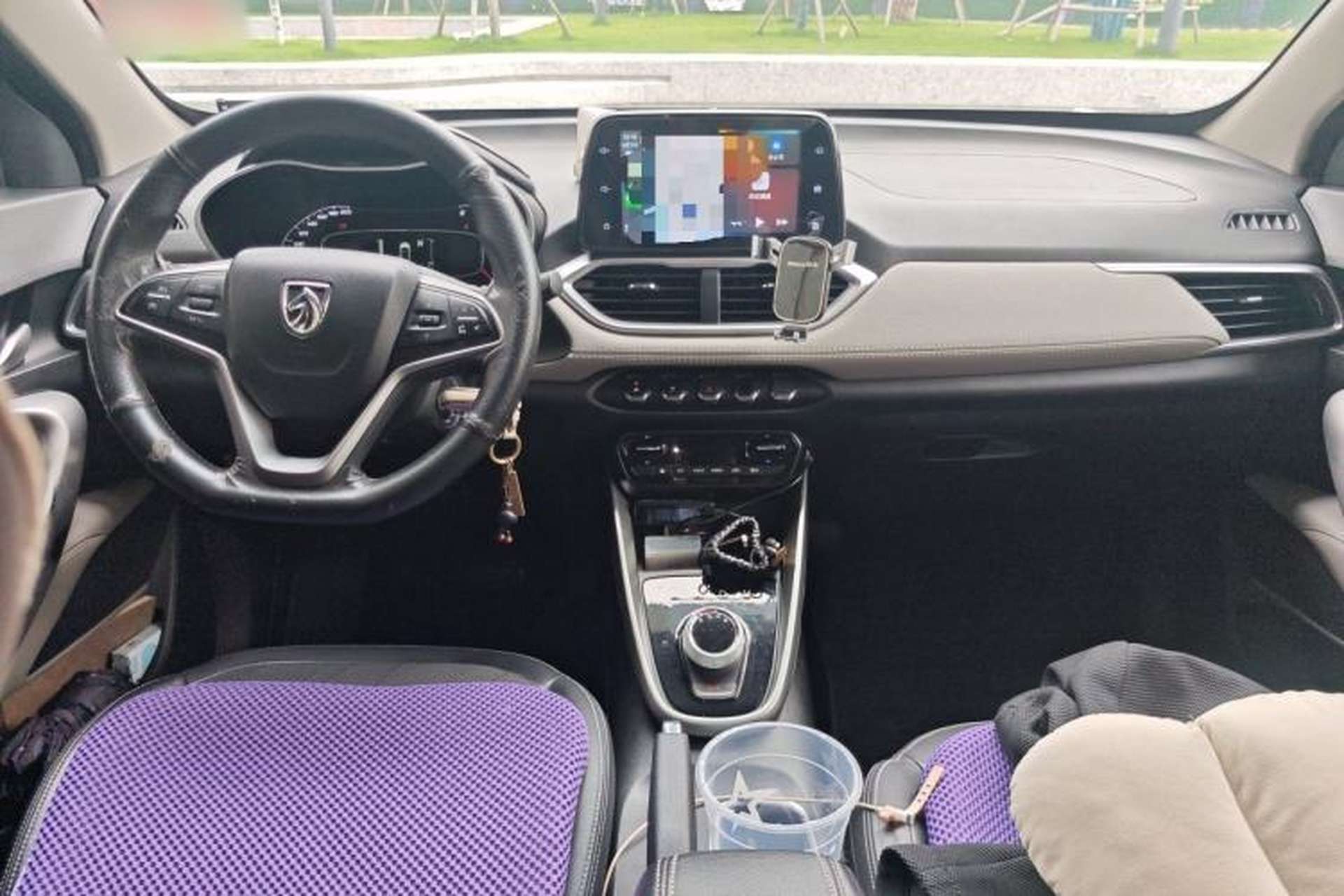 Used Baojun 510 2017 1.5L Automatic Fashion Model Center Console