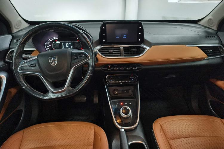 Used Baojun 510 2017 1.5L Automatic Luxury Model Center Console