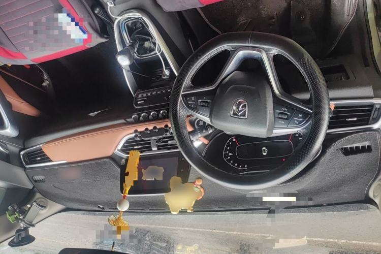 Used Baojun 510 2017 1.5L Manual Luxury Model Center Console