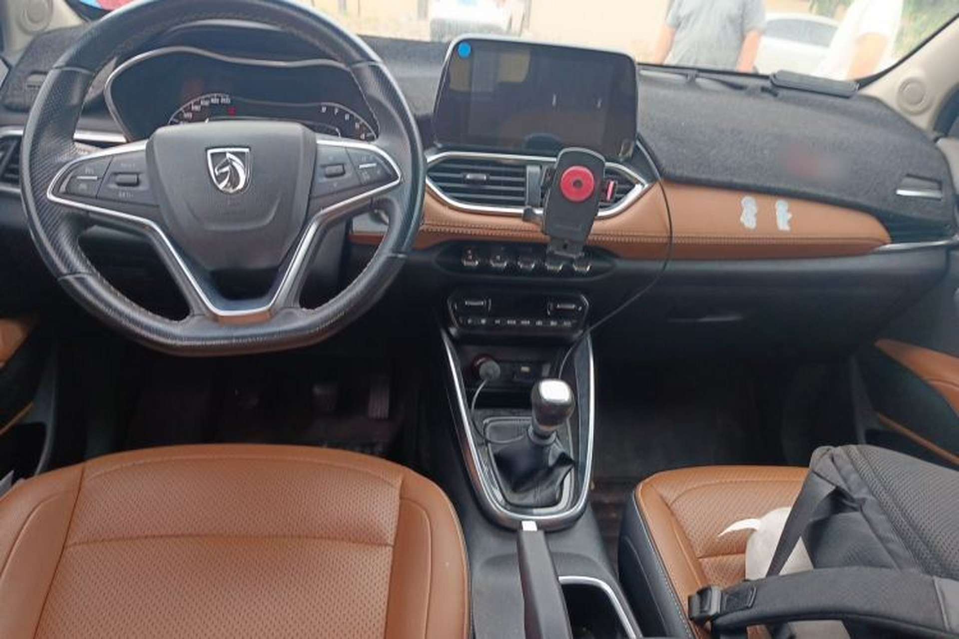Used Baojun 510 2017 1.5L Manual Luxury Model Center Console
