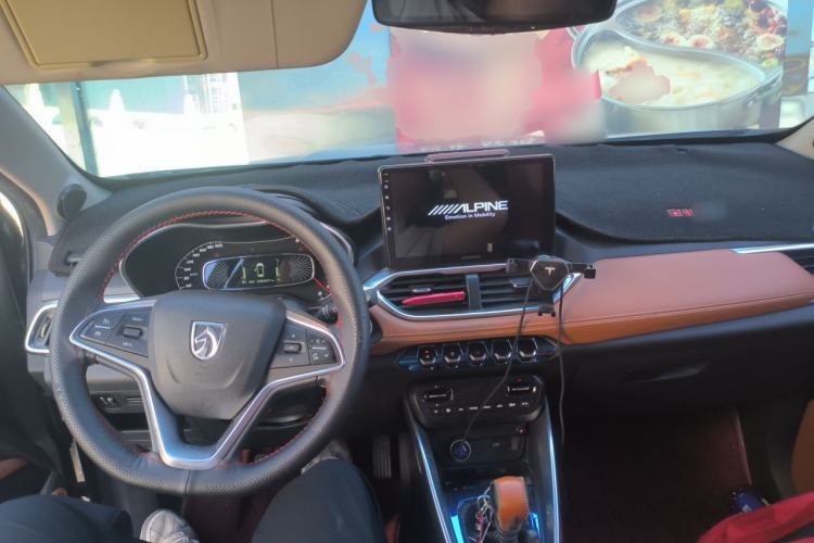 Used Baojun 510 2017 1.5L Manual Luxury Model Center Console