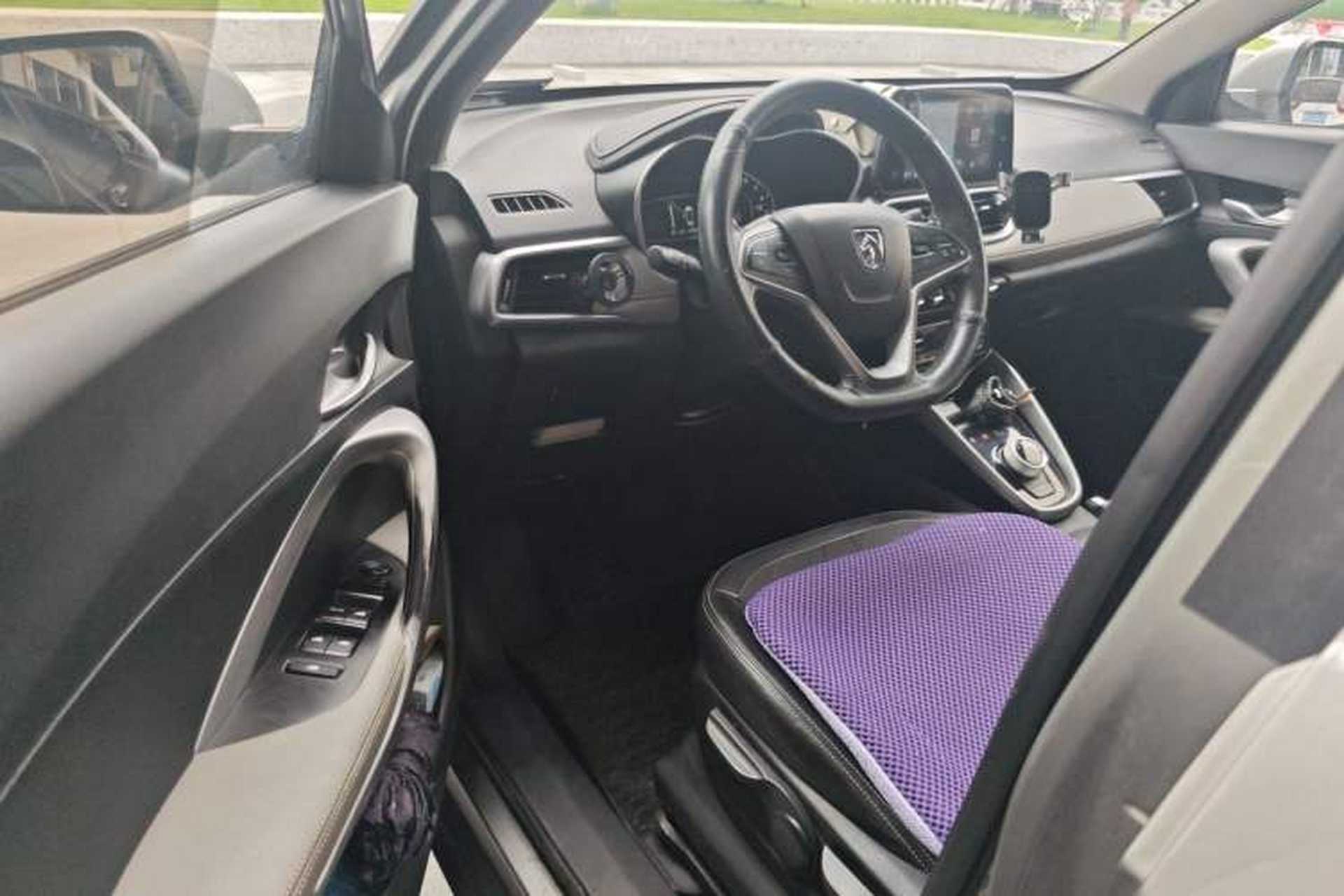 Used Baojun 510 2017 1.5L Automatic Fashion Model Driver Seat