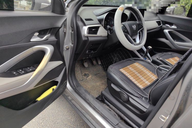 Used Baojun 510 2017 1.5L Manual Fashion Model Driver Seat