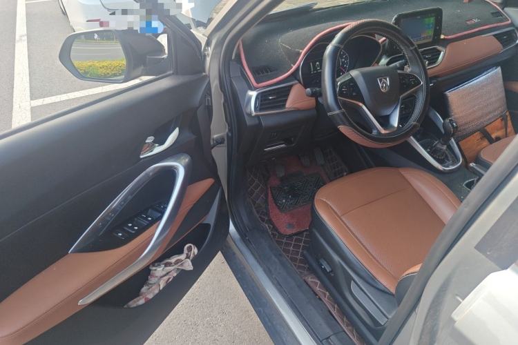 Used Baojun 510 2017 1.5L Manual Luxury Model Driver Seat